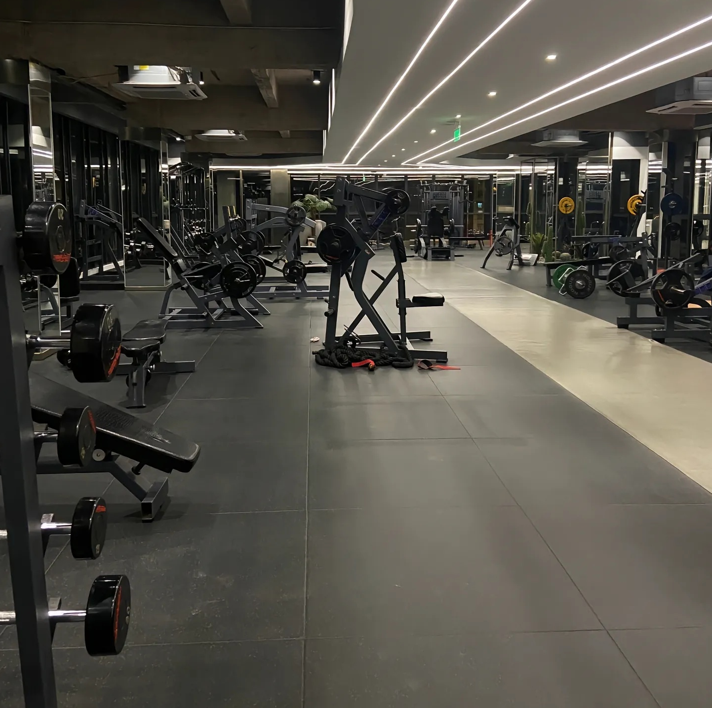 SJ Fitness Rubber Flooring — A Durable Surface Solution for Demanding Spaces