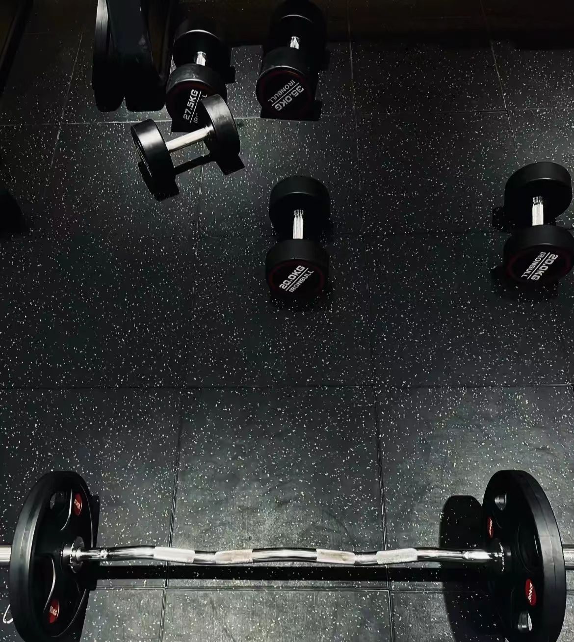 Rubber Flooring – A Smart Solution for Tough Spaces